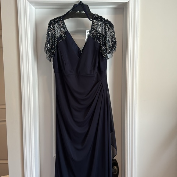XSCAPE Lana V-Neck Beaded Flutter Sleeve Navy Gown NWT - Picture 3 of 14